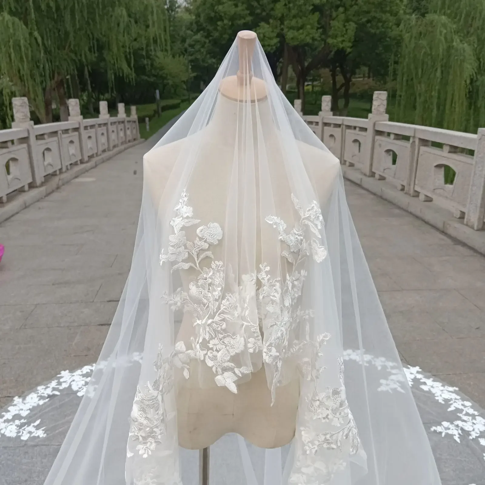 

New Long Lace Decal Wedding Mandala Veil 1 Layer 3M 4M 5M Cathedral Length Luxurious Bridal Veil Bridal Veil Accessories