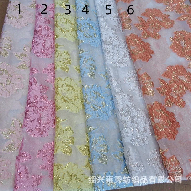 Exquisite organza jacquard relief evening dress wedding and fashion fabric with gold thread large floral patterns