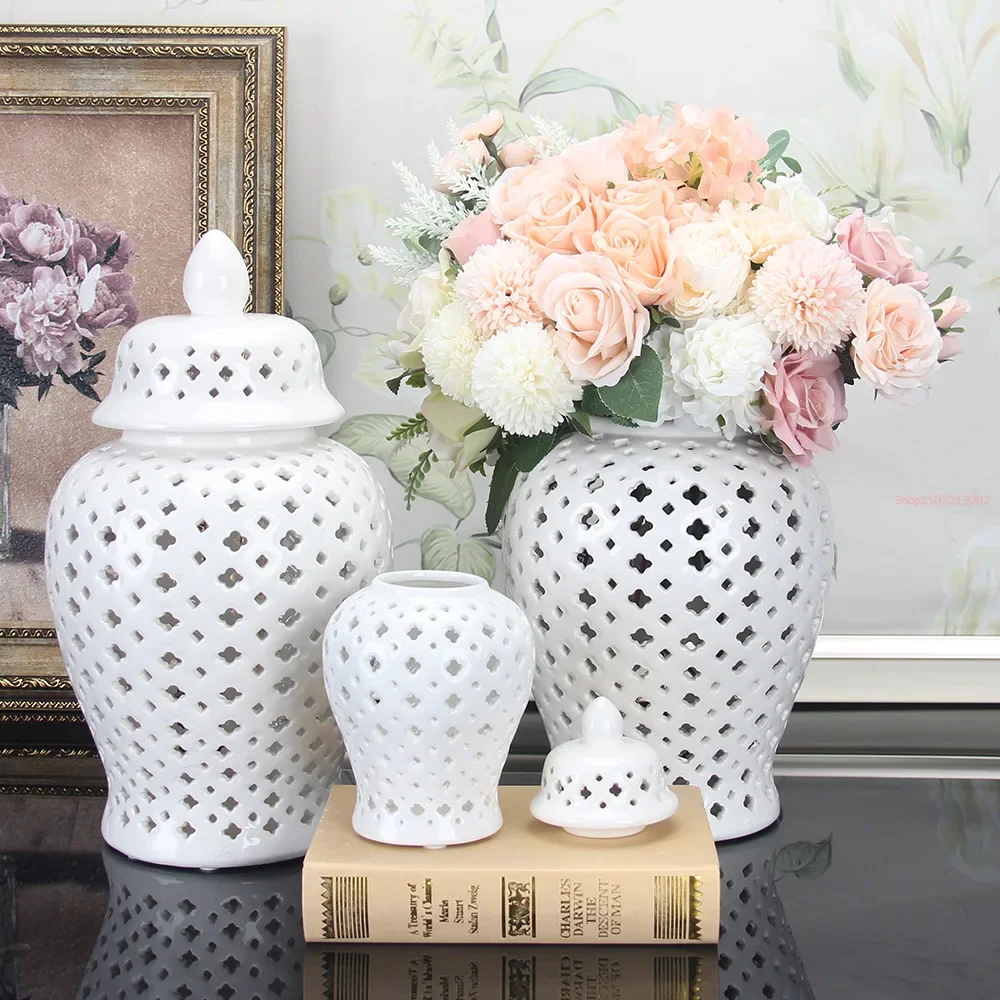 

White Hollow General Jar Ceramic Ginger Jar Vase with Lid Porcelain Handicraft Ornaments Home Decoration Vintage Bottle