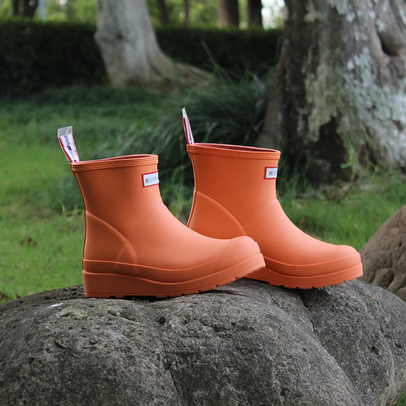 botas-de-lluvia-de-goma-antideslizantes-a-media-pantorrilla-para-mujer-estilo-britanico-forradas-de-algodon-para-todas-las