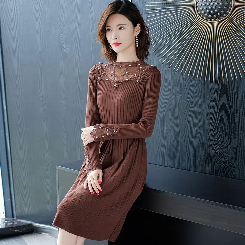 فستان تريكو طويل عالي الجودة للنساء لخريف وشتاء 2026 قميص قاع جديد على الطراز الغربي سترة نسائية ضيقة من الدانتيل #1