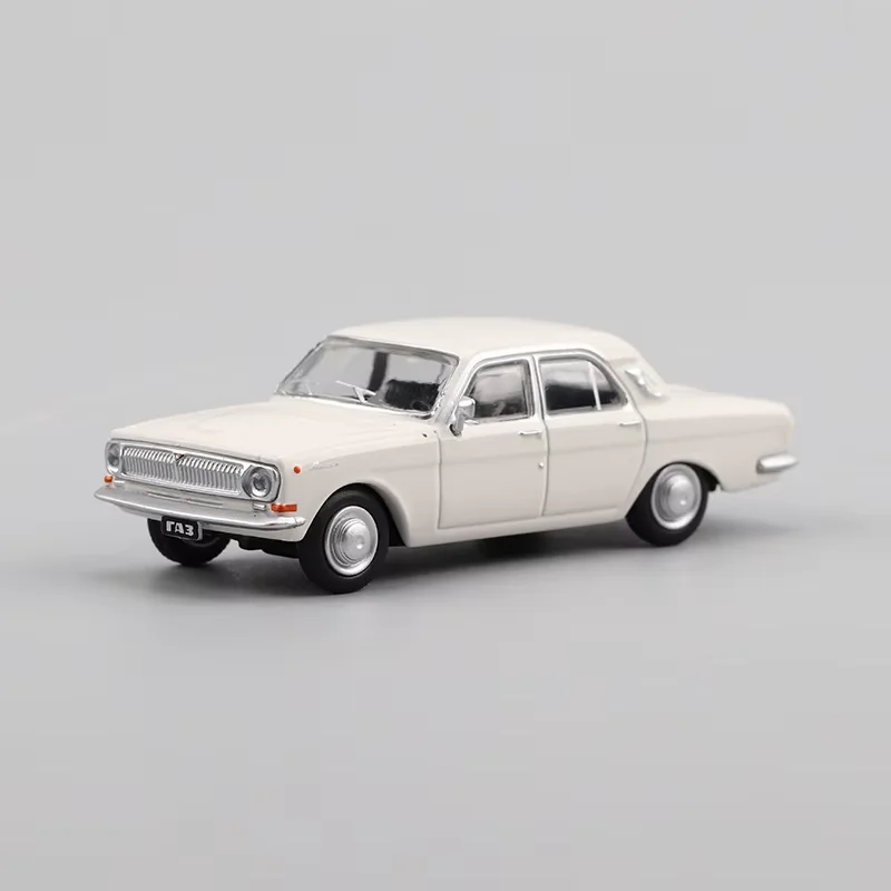 Perka 1:64 Scale GAZ-24 Volga Alloy Car Model Ornament Souvenir