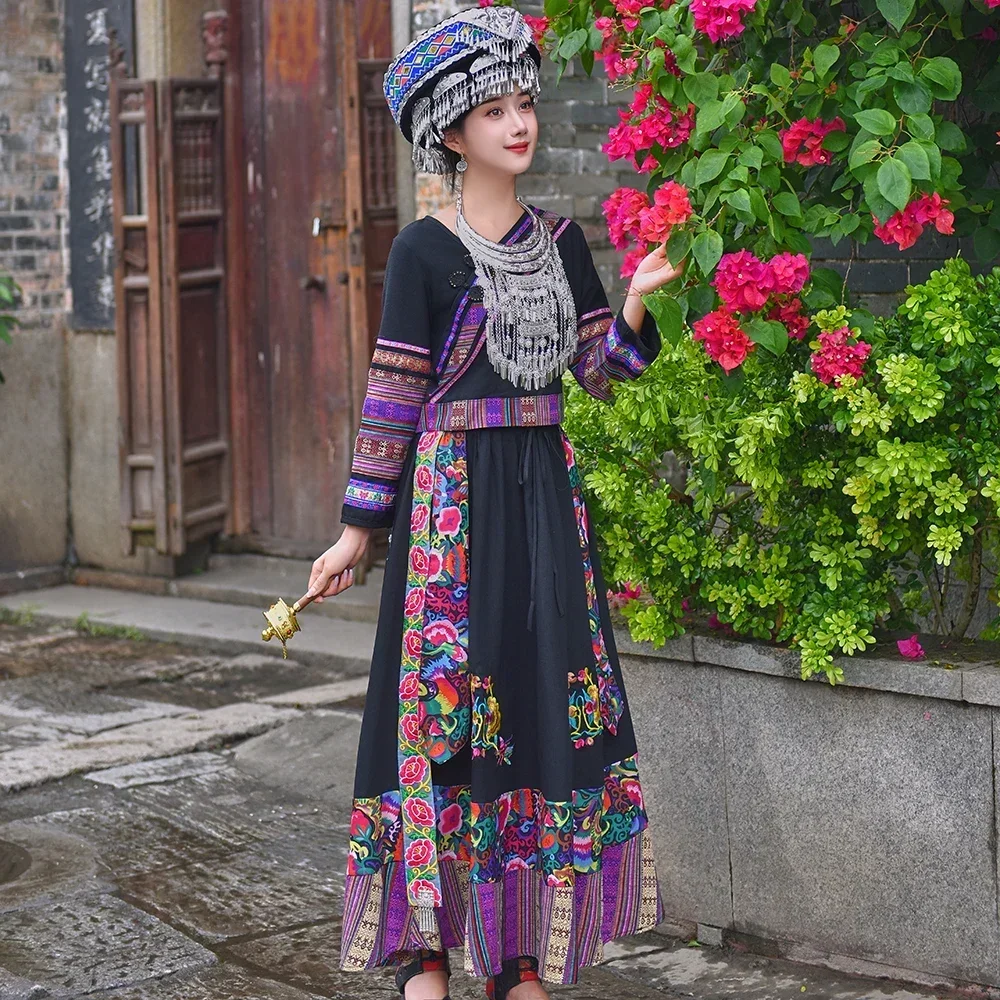 

Ethnic style female embroidery Tujia Yunnan Guizhou Dongyao Miao dance performance daily 3-piece set