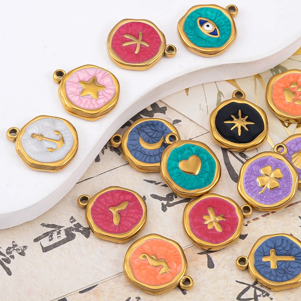 8 Stück goldfarbene Edelstahl-Emaille-Anhänger in Form von Herzen, Augen, Sonnen, Sternen und Kreisen, zum Basteln von Ohrringen, Halsketten und Schmuck. – Detail 4