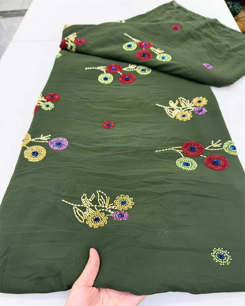 Tecido de costura de algodão de verão com pequenos pontos jacquard florais frescos e finos, fazendo roupas infantis