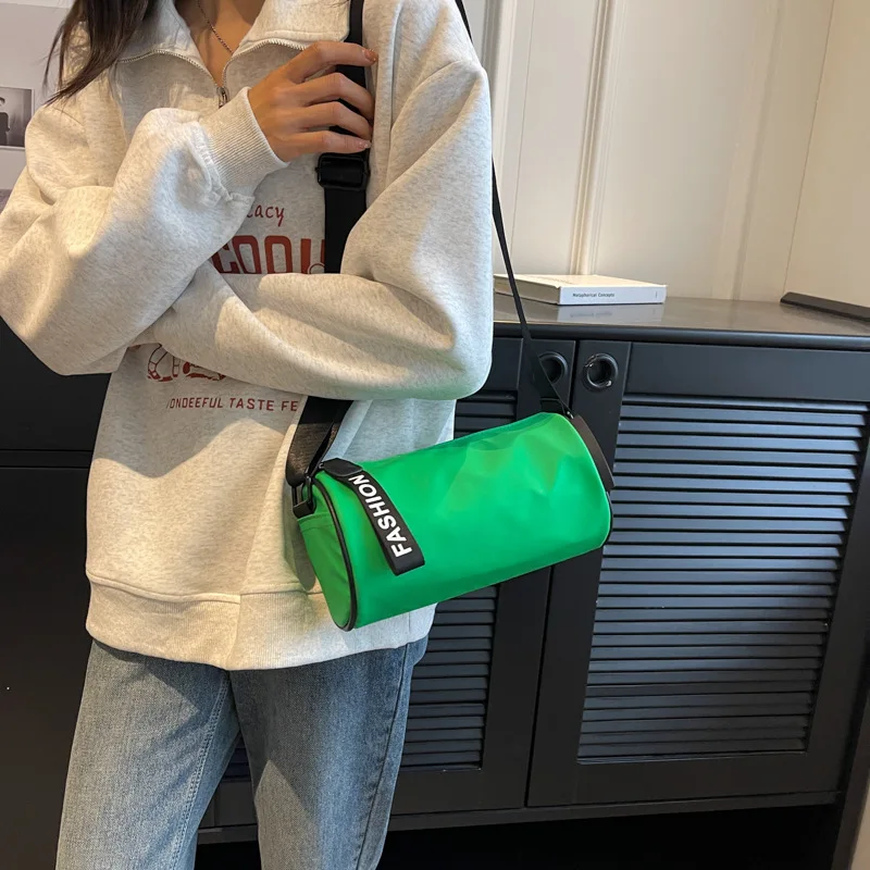 Shoulder Bag Black Barrel-shaped Large Capacity Messenger Bag Bucket Bag Trend All-match Bags for Women Sports Casual Handbag