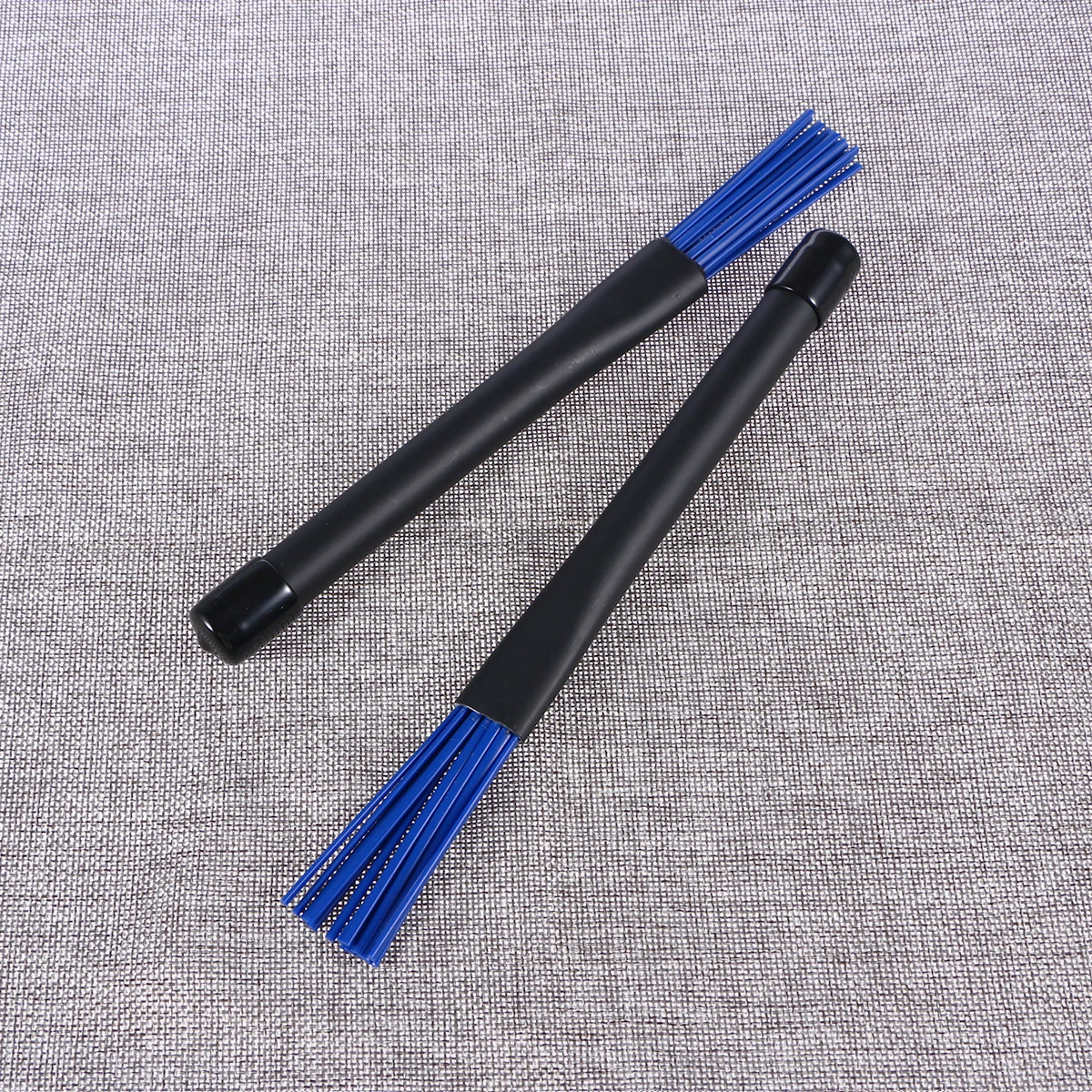 

A Pair of Black Blue Retractable Nylon Drum Sticks Comfortable Telescopic Handles for Jazz Rock Percussion Brushes Drum Playing