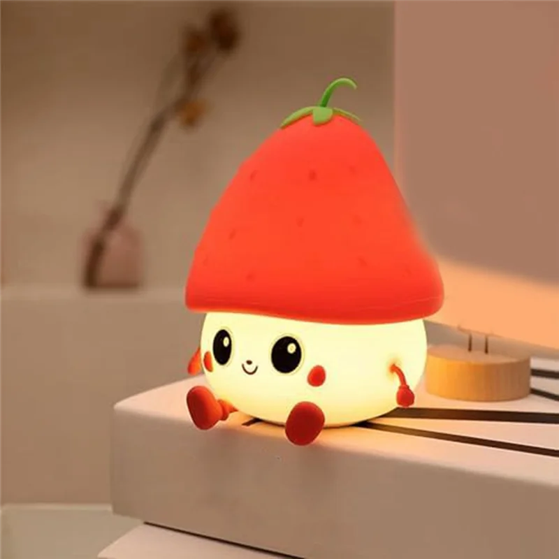 Linda luz nocturna de fresa, luz nocturna de silicona, adecuada para decoración de habitaciones, luz de cama LED regulable, bonita decoración de habitaciones