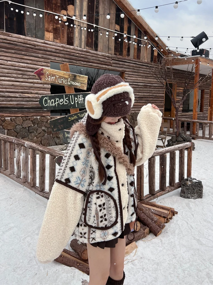 معطف جديد لخريف وشتاء 2025 بياقة واقفة فضفاض غير رسمي متعدد الاستخدامات دافئ ناعم بيج مطبوع بصدر واحد من صوف الضأن #5