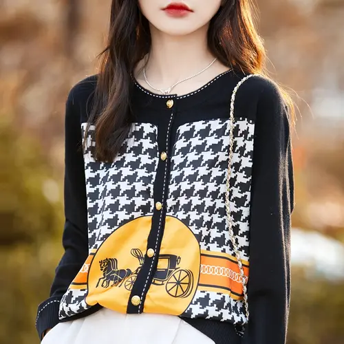 Spring And Autumn New Wool Coat Jacket Women's Long Sleeve Wide V-Neck Printed Stitching Sweater Thin Cardigan - Image 5