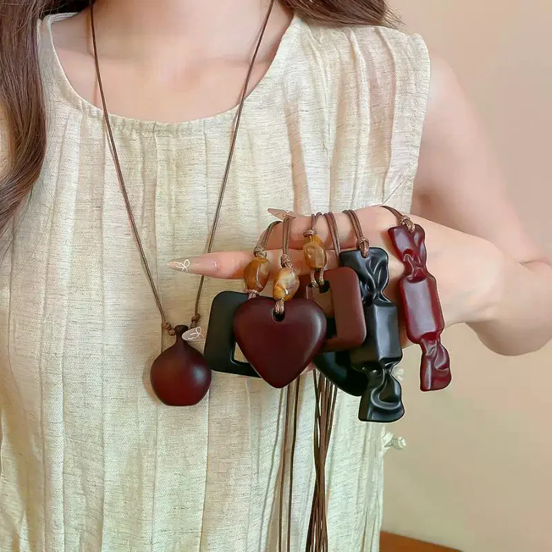 Resin Candy Love Pendant Necklaces For Women Retro Long Sweater Chains Simple Cute Pendant Necklaces Jewelry Accessories Gift