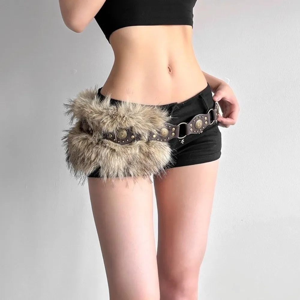

New Punk PU Leather Fur Belt Studded Design Y2K Waist Chain Faux Fur Adjustable Fur Waistband Autumn Winter