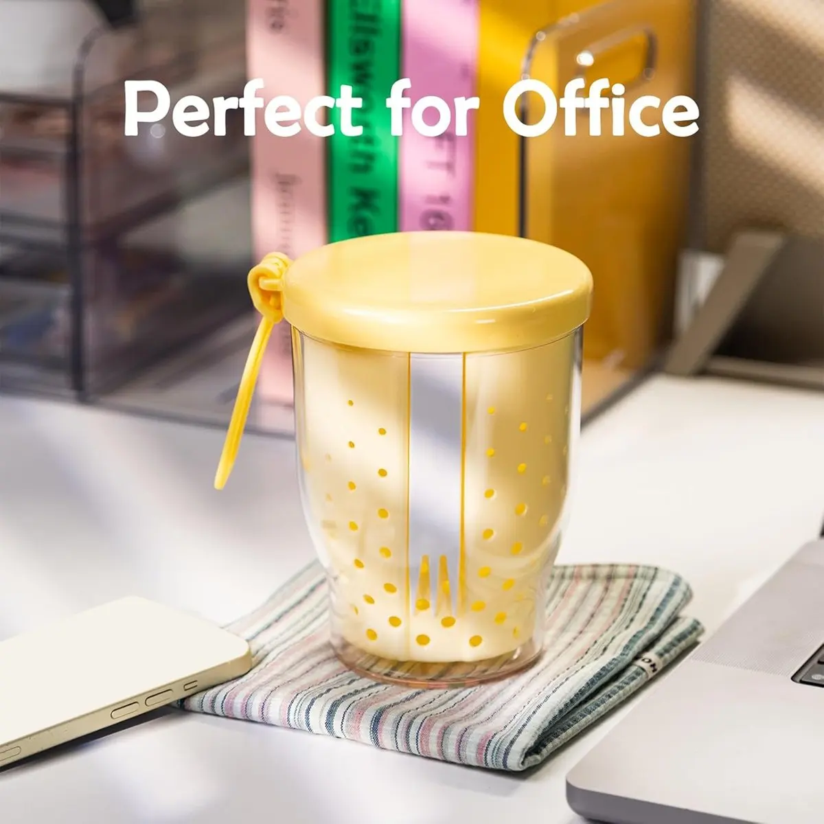 Copos de frutas de viagem de 25 onças para carro, copo de armazenamento de salada de frutas com garfo e tampas, recipientes de lanche reutilizáveis à prova de vazamentos azul