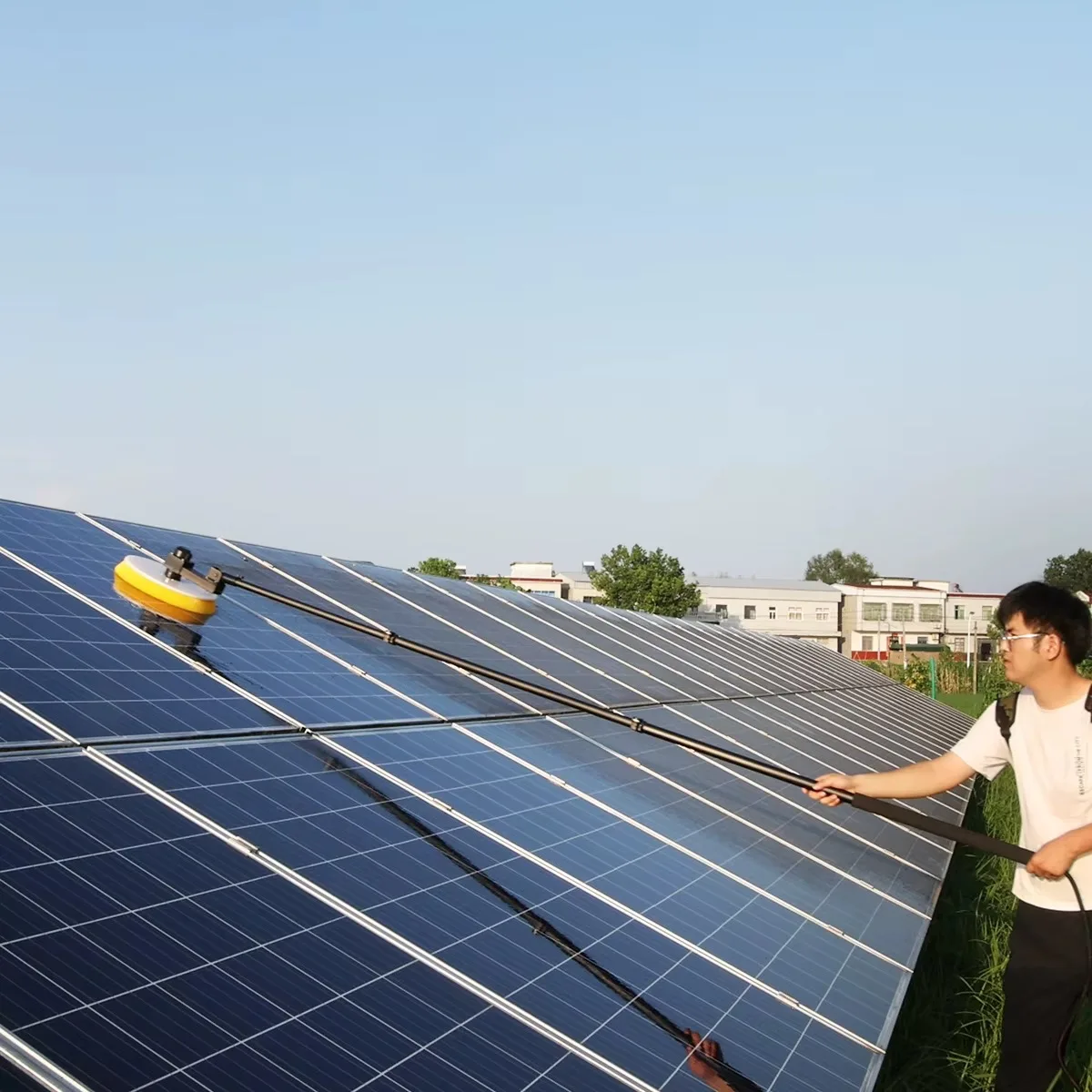 Rotating Disc 7.5m Telescopic Pole Electric Photovoltaic Panel Electric Cleaning Tool Factory Price Solar Panel Cleaning Brushes