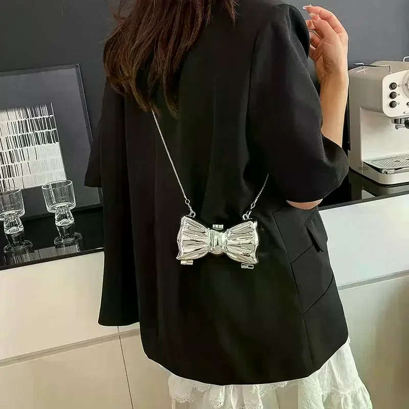 Luxury Fashion Metal Mini Handbag With Bow Clasp Playful Acrylic Bow Design With Shimmering European-Style Chain Crossbody Bag