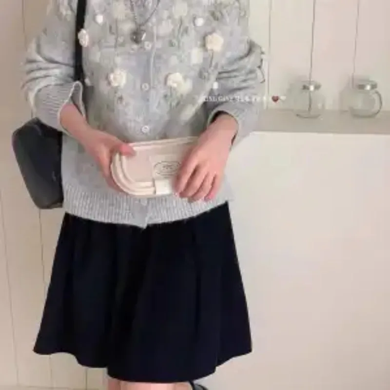 

Корейский вязаный свитер с объемным цветком и круглым вырезом, кардиган, новинка 2025 года, свободная куртка с принтом, топ