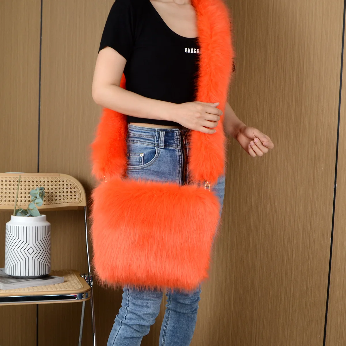 

Trendy Faux Fur Shoulder Crossbody Bags Women Handbags and Purses New Winter Designer Ladies Casual Messenger Bag