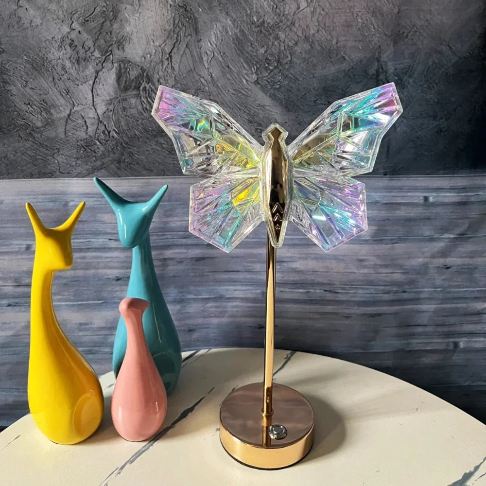 Lámpara de escritorio de mariposa acrílica de Metal, dormitorio nórdico, habitación de niña, ambiente de cabecera, adorno de escritorio, regalo