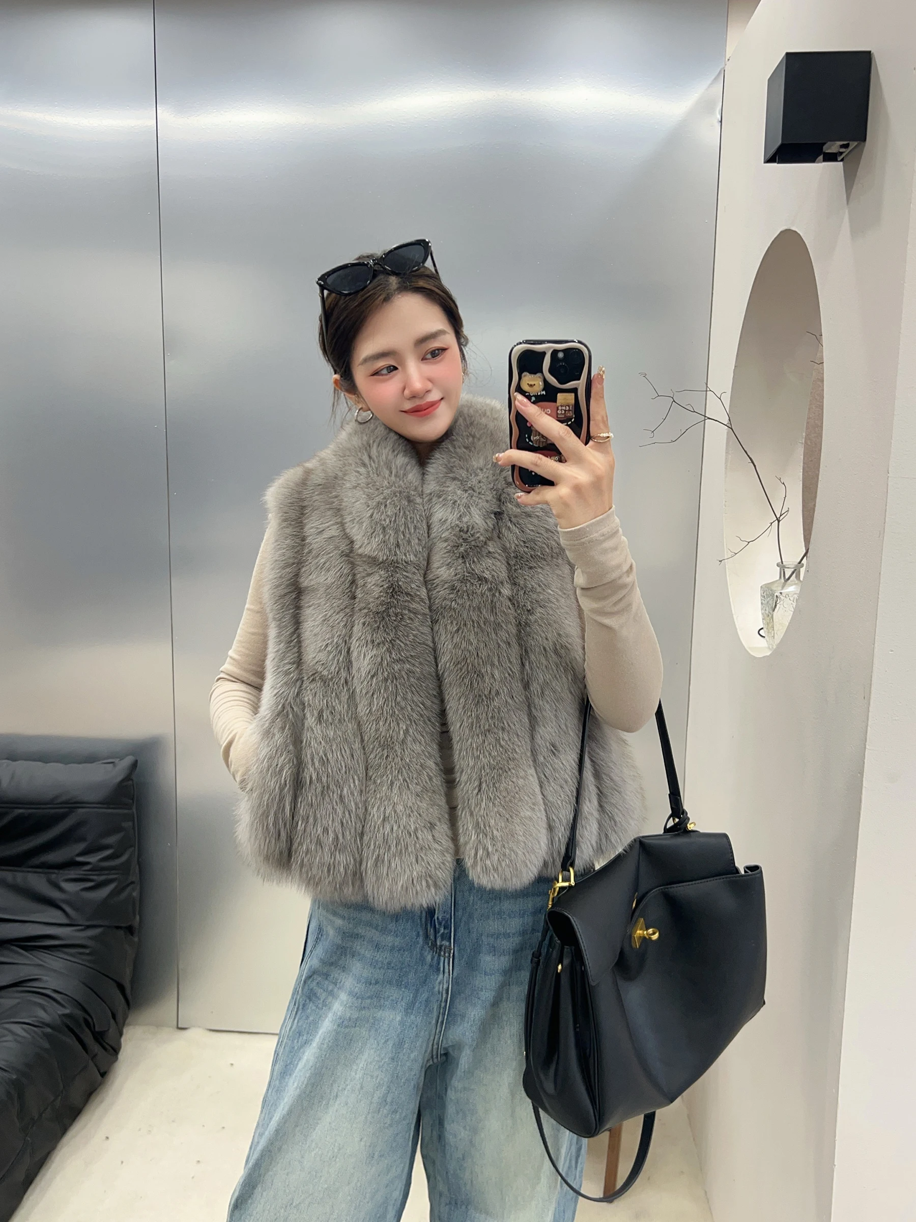 (Fox Beauty) سترة شتوية جديدة لعام 2025 من فراء الثعلب الصغير سترة علوية للتخسيس بشريط عمودي للنساء