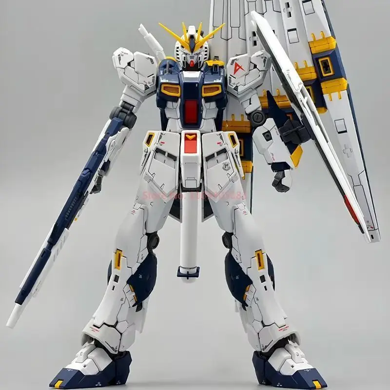 재고 있음 Rg 1/144 V Nu 조립 모델 키트 액션 피규어 깔때기 및 워터 데칼 포함 스탠드 데스크탑 장식 인형 소년 장난감