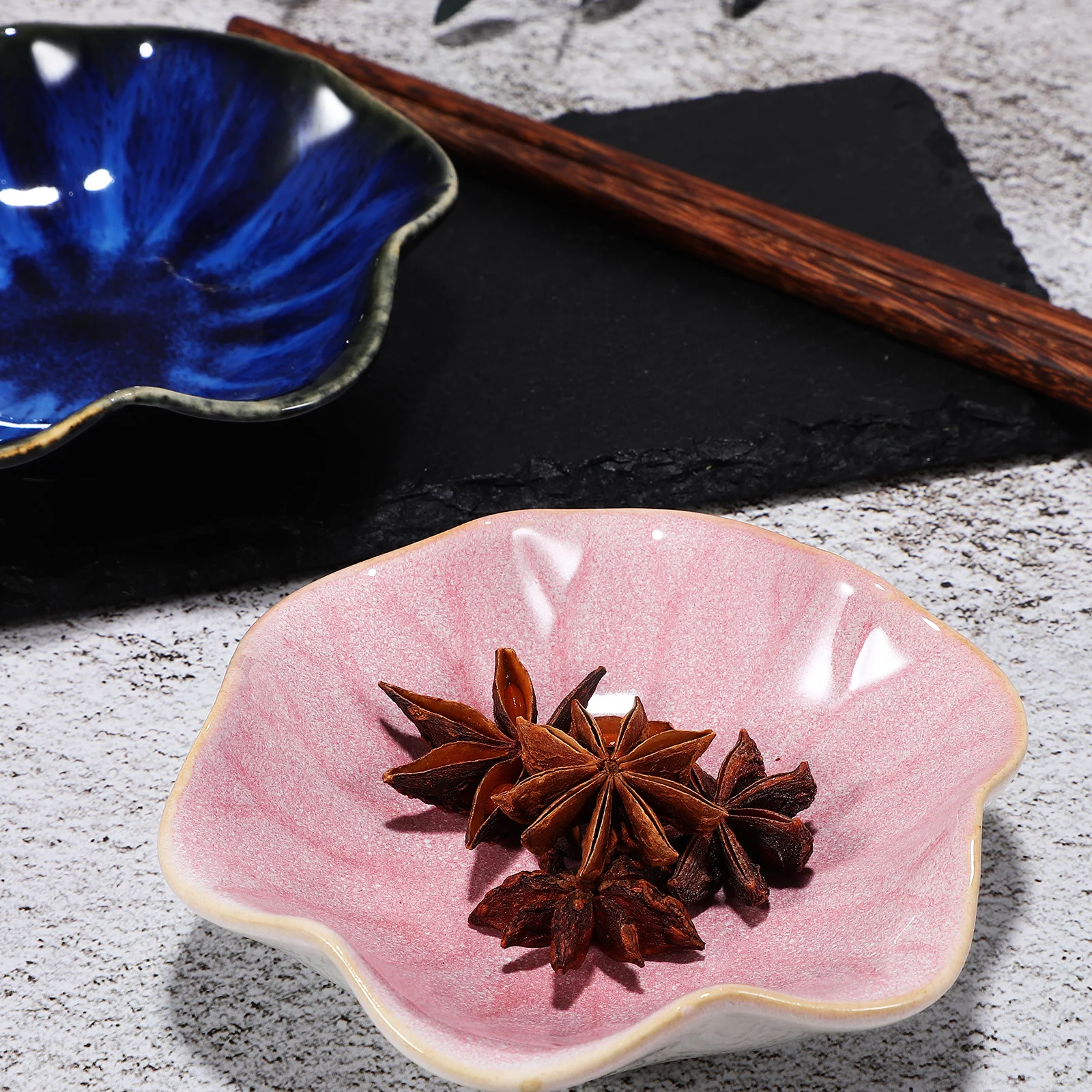 

2Pcs Lotus Leaf Ceramic Dish Exquisite Handmade Glaze Jewelry Tray for Ring Earring Storage Decorative Trinket Bowl Table