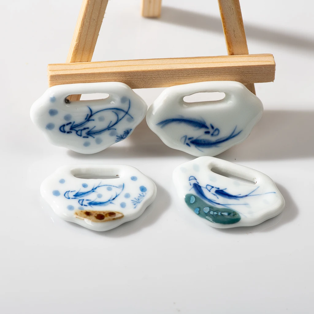 Retro Blue And White Hand-painted Small Fish Safety Lock Ceramic Pendant High Temperature White Porcelain DIY Beads Z022
