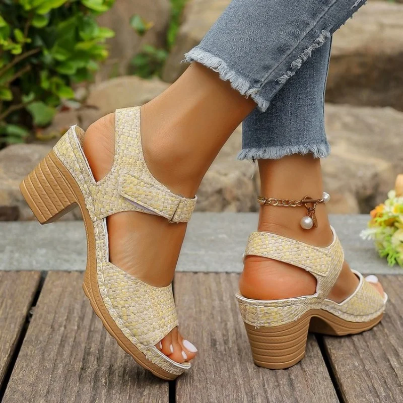 2025 summer new large size thick high heel sandal women 2025 summer new TEUM explosive lightweight women wearing sandals