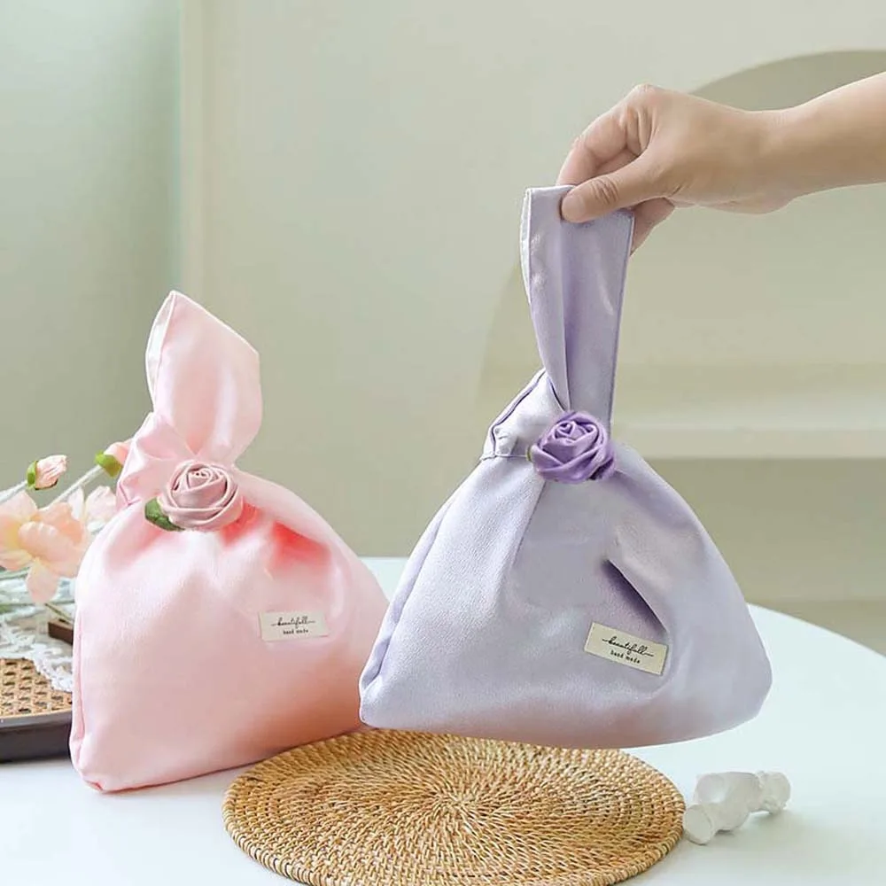 

Elegant Rose Wrist Bag Chinese Style Pearl Pendant Gift Candies Bag Pin Temperament Butterfly Orchid Knot Handbag