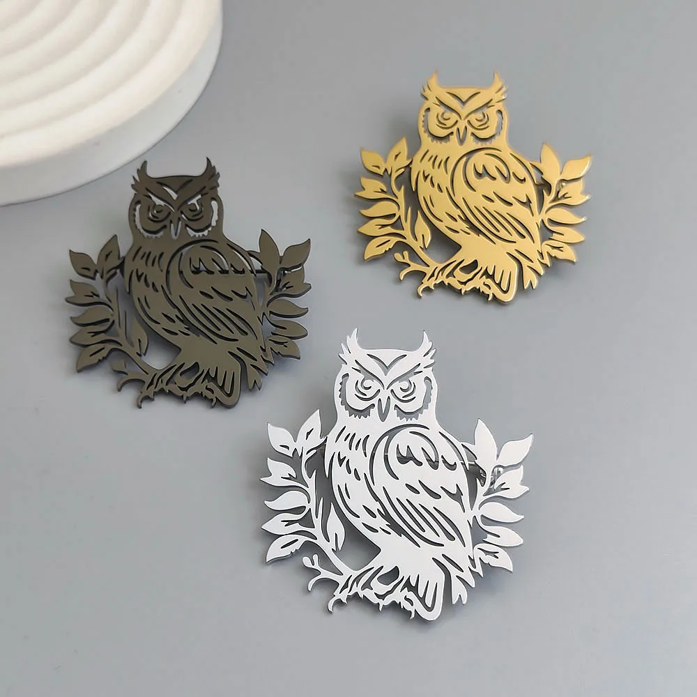 Original design twig woodpecker gold-plated stainless steel brooch, waterproof and non-fading pin, suit accessories