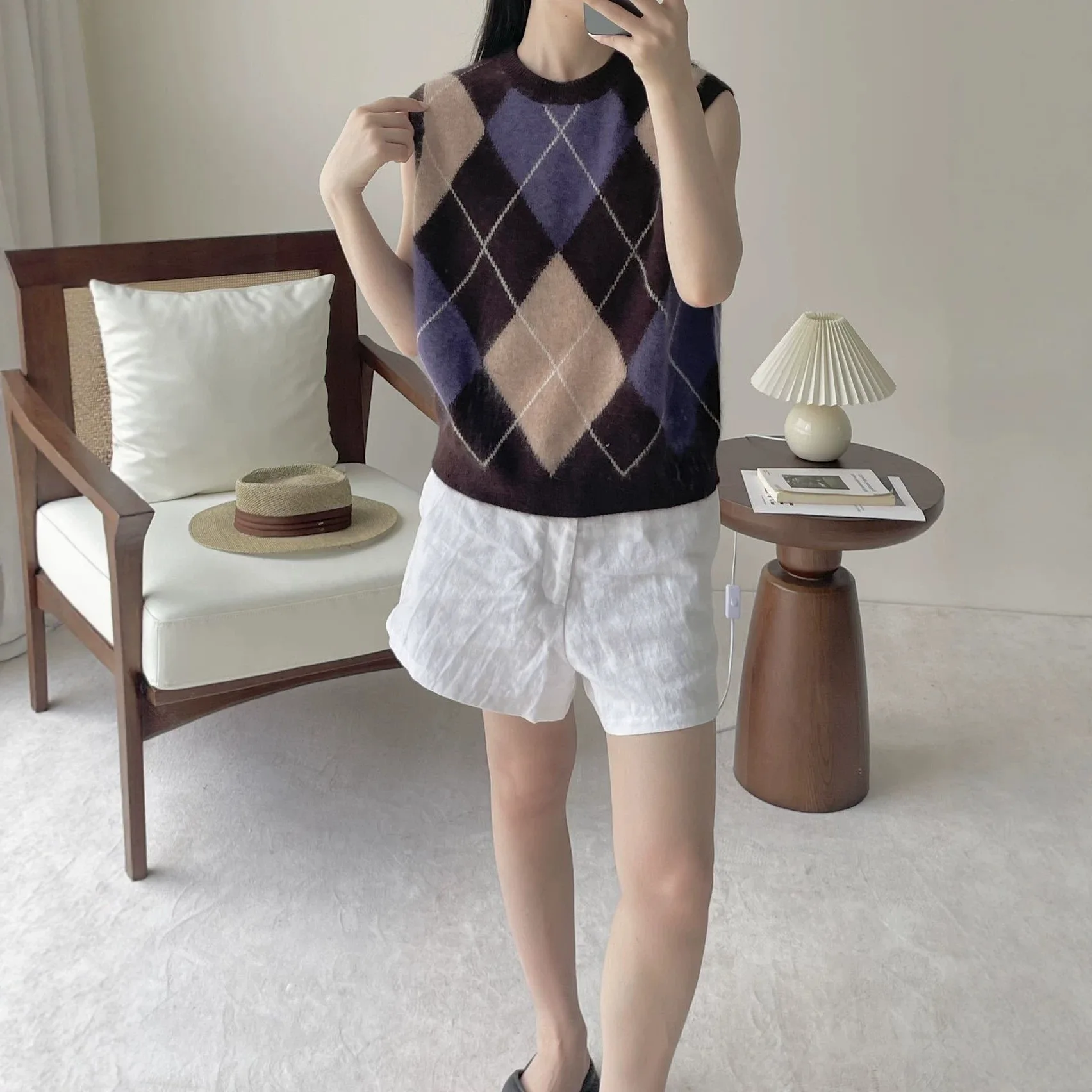 2026 autumn and winter mulberry silk cashmere brushed knitted sleeveless sweater  vintage style