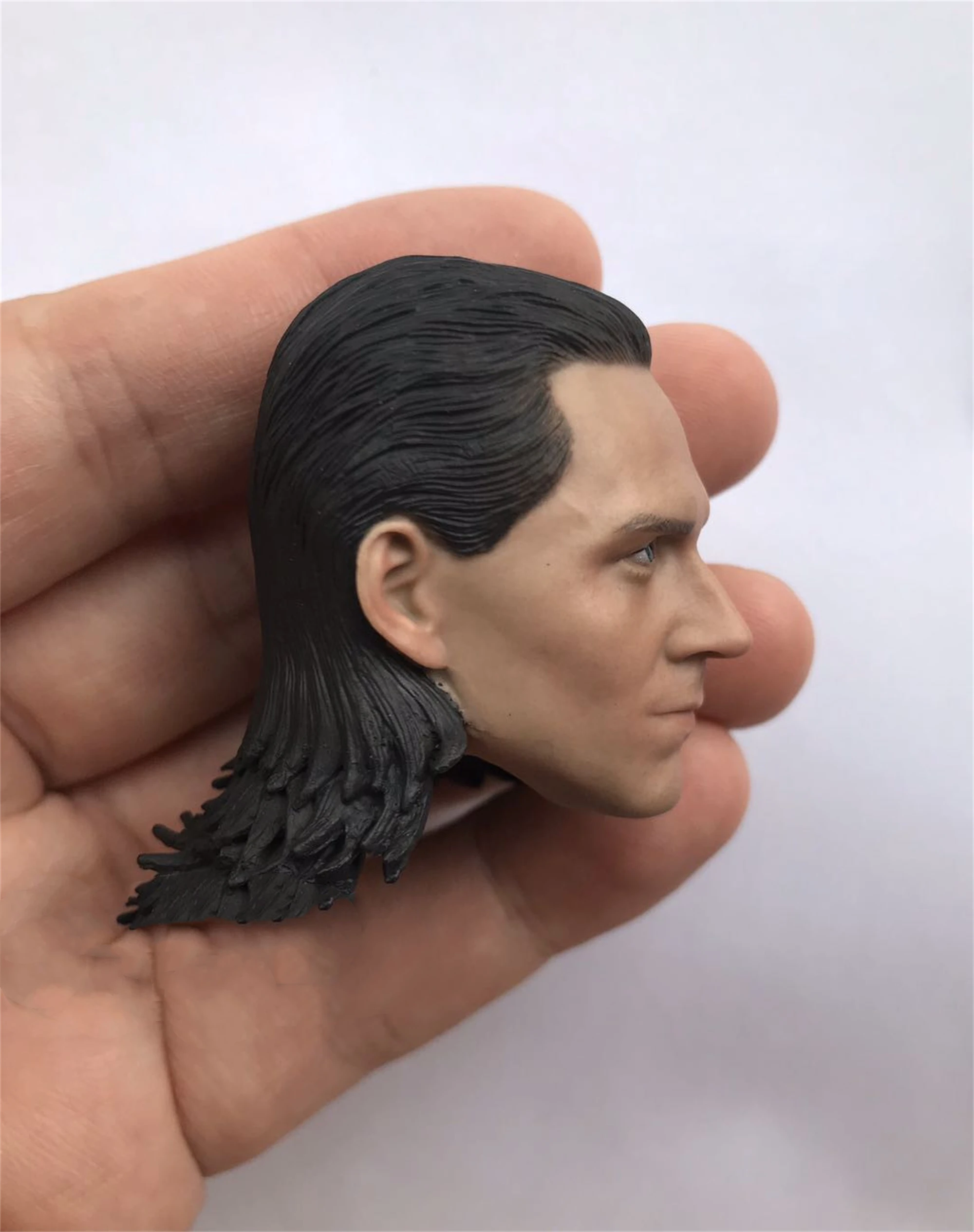 1/6 Scale Loki Tom Hiddleston Head Sculpt Model Short Hair Fit for 12'' Worldbox COOMODEL Action Figure Body