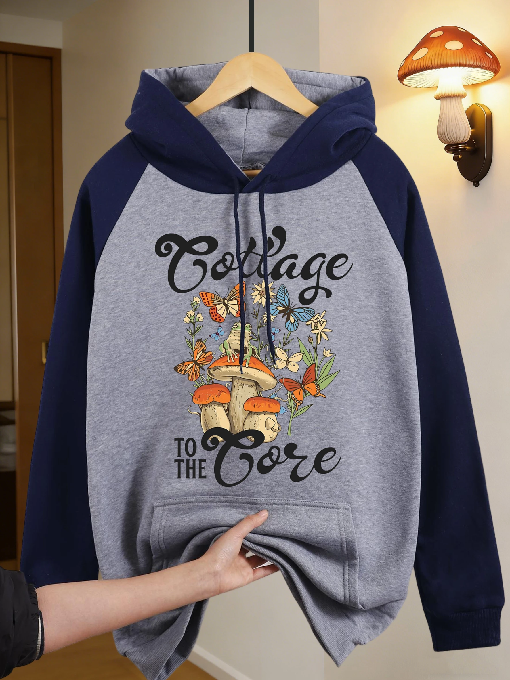 

Женская флисовая толстовка-реглан с принтом «Грибы, бабочки и цветы» для осени, повседневная одежда в стиле хип-хоп, пуловер