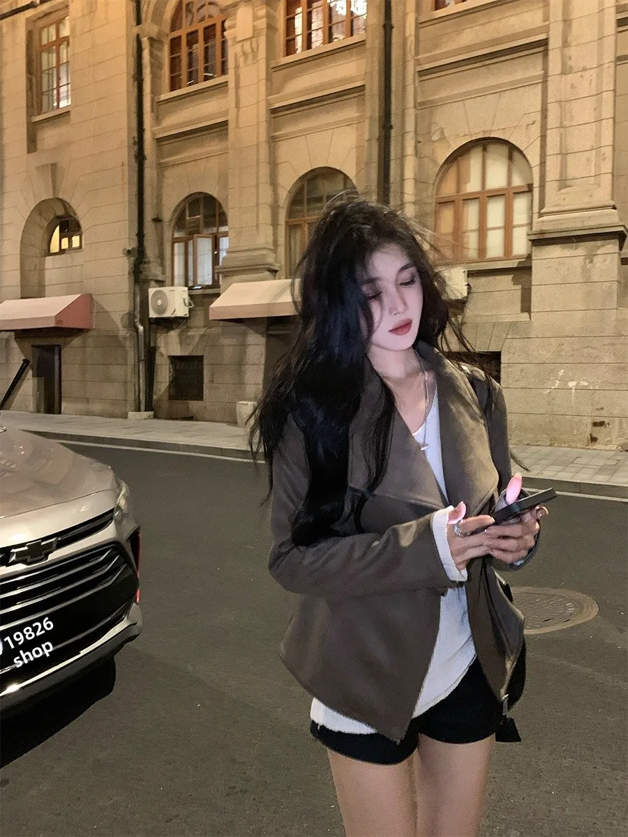 

He Chenxi, американская замшевая мотоциклетная куртка в стиле ретро, женское длинное пальто с большим воротником на талии, механическое пальто Sle S...