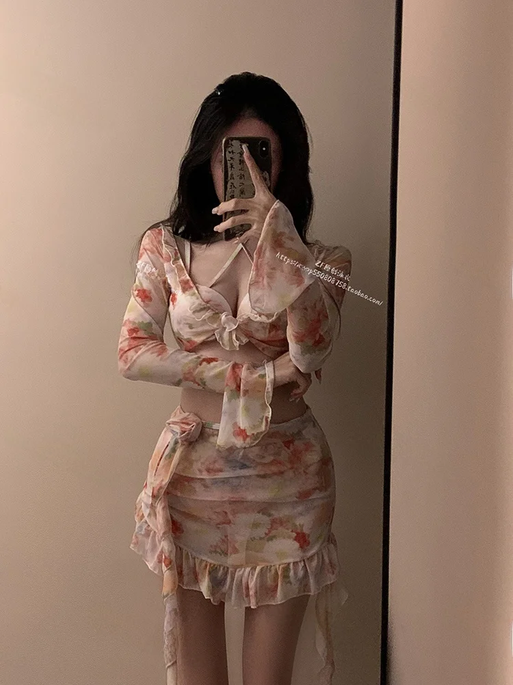 

Новый тайский комплект бикини для женщин: соблазнительный цветочный узор, пикантный стиль, V-образный вырез, для спорта/йоги/фитнеса/для фанатов