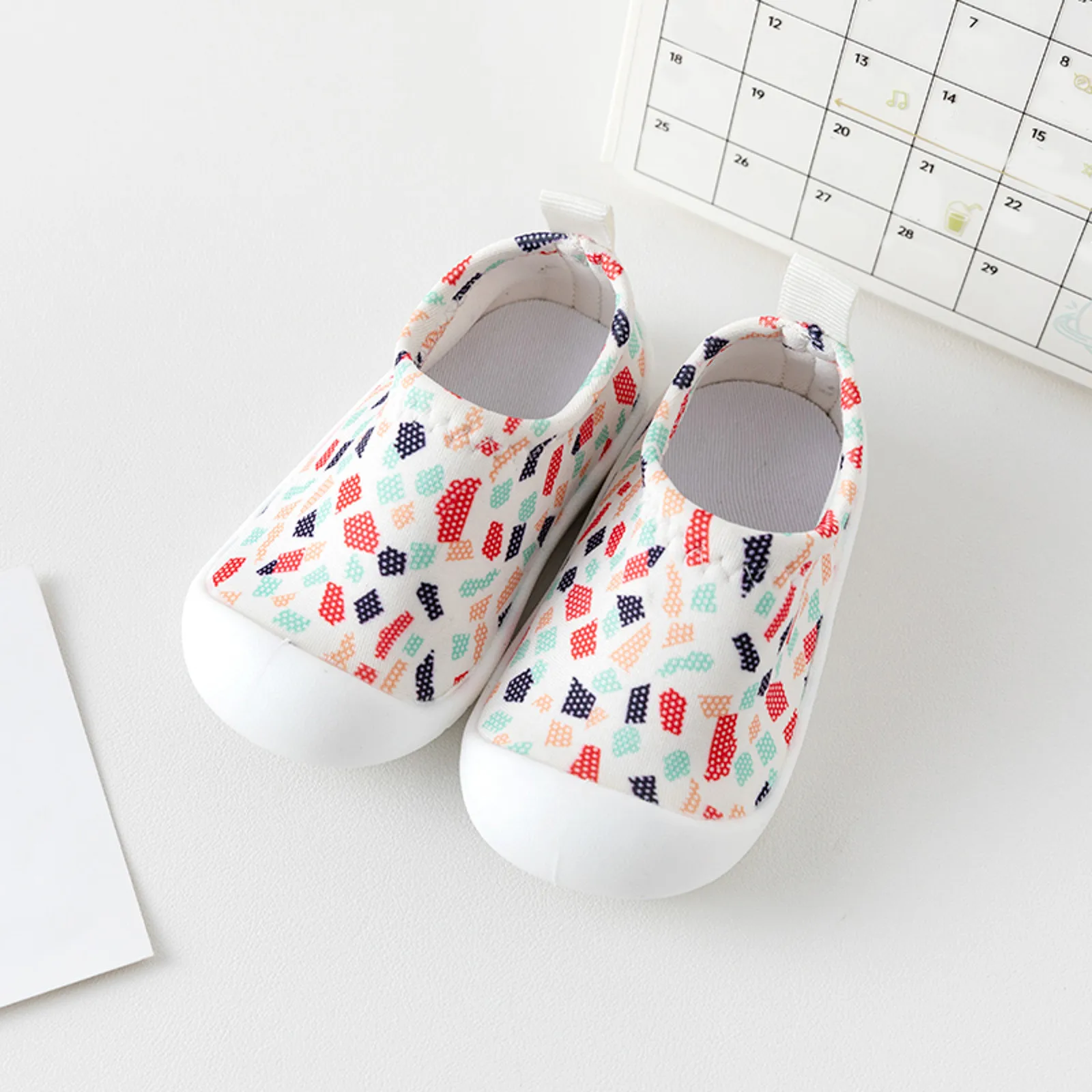 Sepatu kets anak laki-laki/perempuan, sepatu Sneakers santai motif kartun, sepatu balita bayi nyaman Sol empuk antiselip bersirkulasi udara untuk anak bayi balita laki-laki dan perempuan