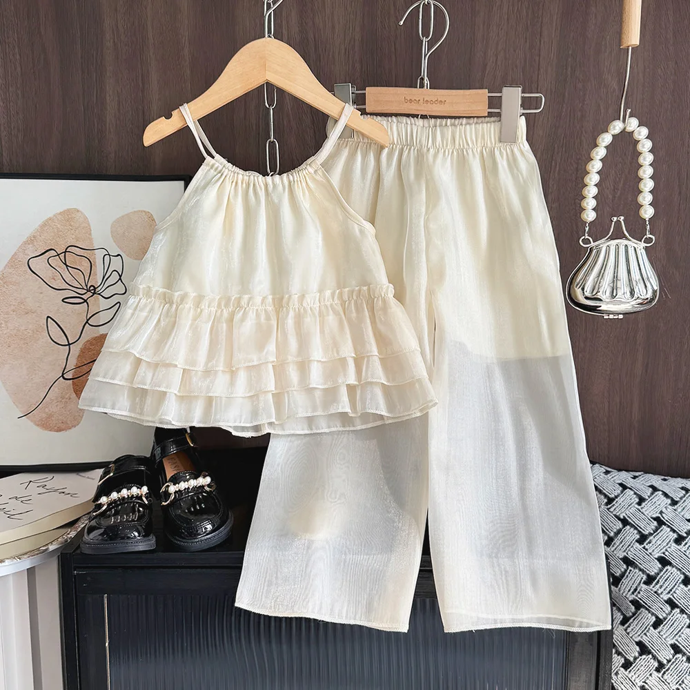 conjunto-de-roupas-de-verao-para-meninas-em-bege-doce-moda-ao-ar-livre-top-de-camisola-calcas-conjunto-de-duas-pecas-estilo-de-ferias-roupas-infantis
