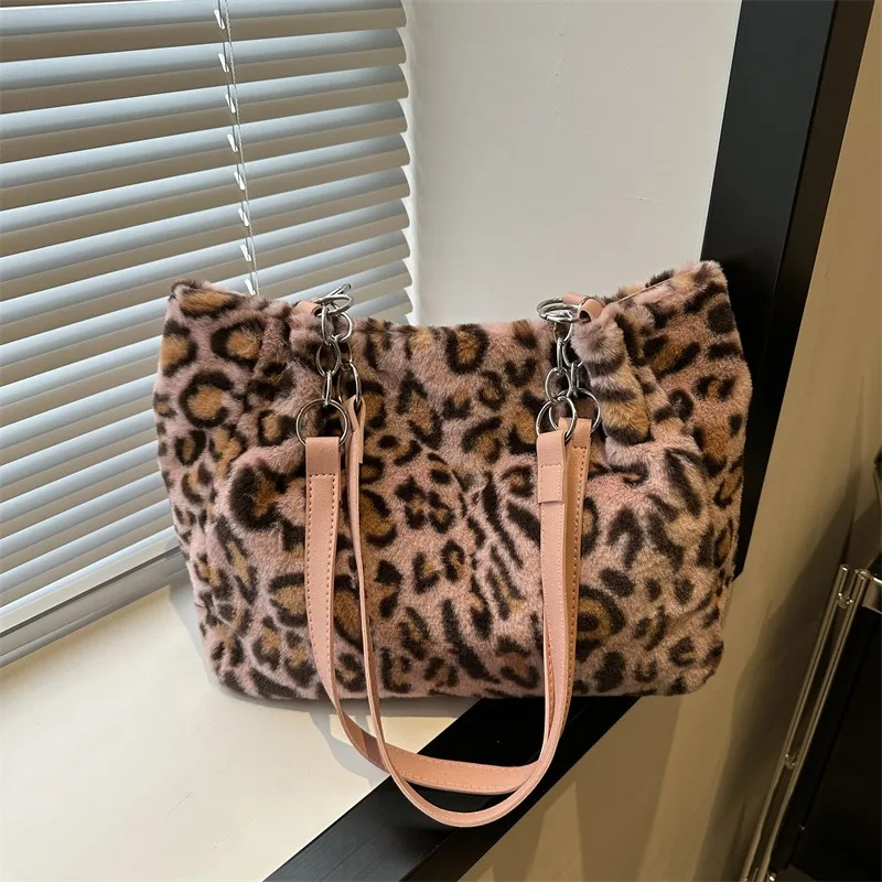Versatile simple large-capacity bag 2025 new autumn and winter tide fashion leopard print plush tote bag atmospheric fluff shoul image 5