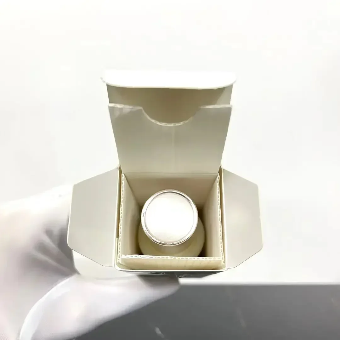 Hot Sale Light Spot Compact Whitening Even Clean Compact Light Yun White Essence New 30ml