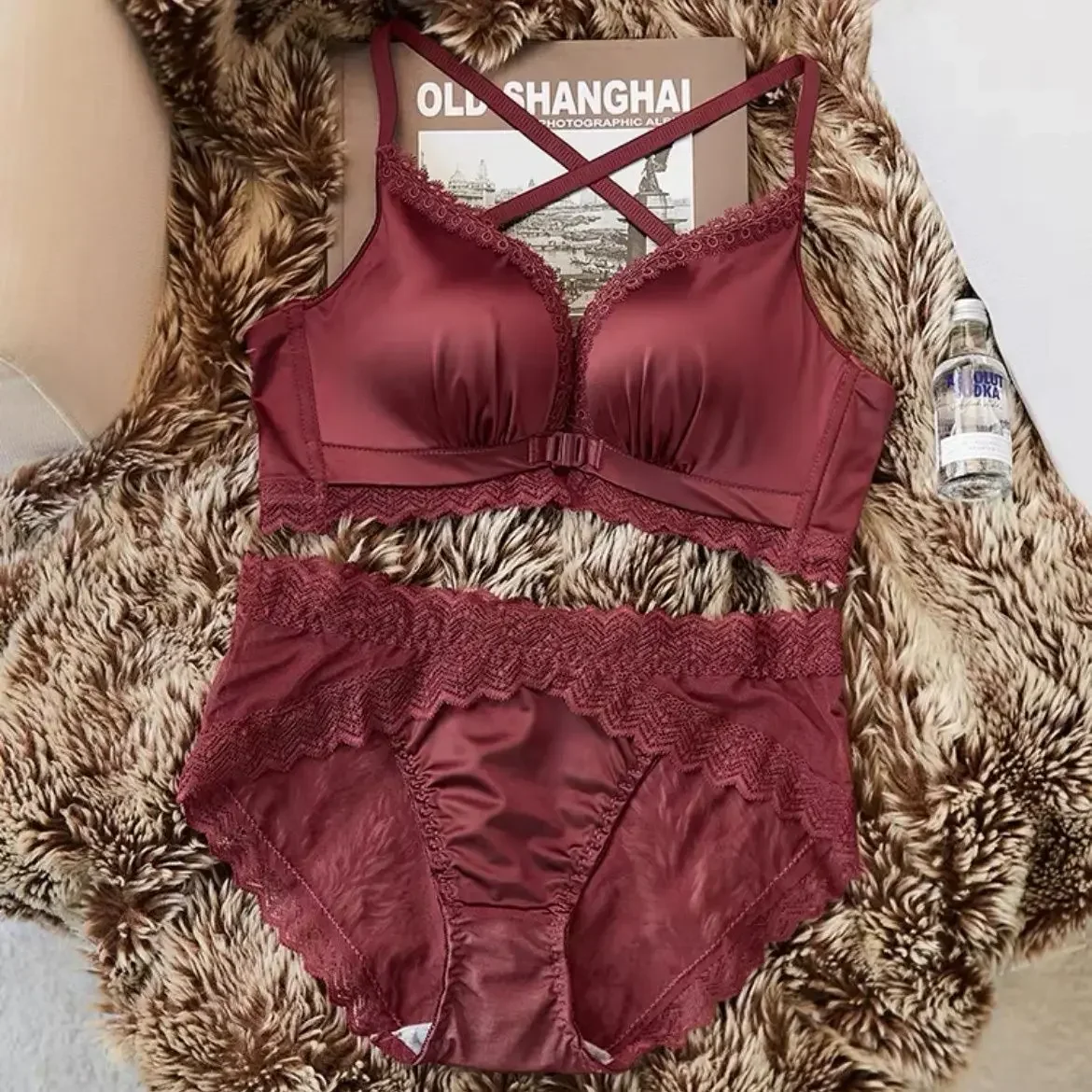 Conjunto de cueca de fivela frontal feminina, seios pequenos, se reúnem, engrossam e mostram, lindo sutiã traseiro