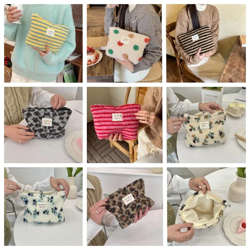 Fashion Colorful Striped Dot Plush Clutch Cosmetic Bag Large Capacity Outdoor Makeup Bag Skincare Travel Organizer Makeup Pouch