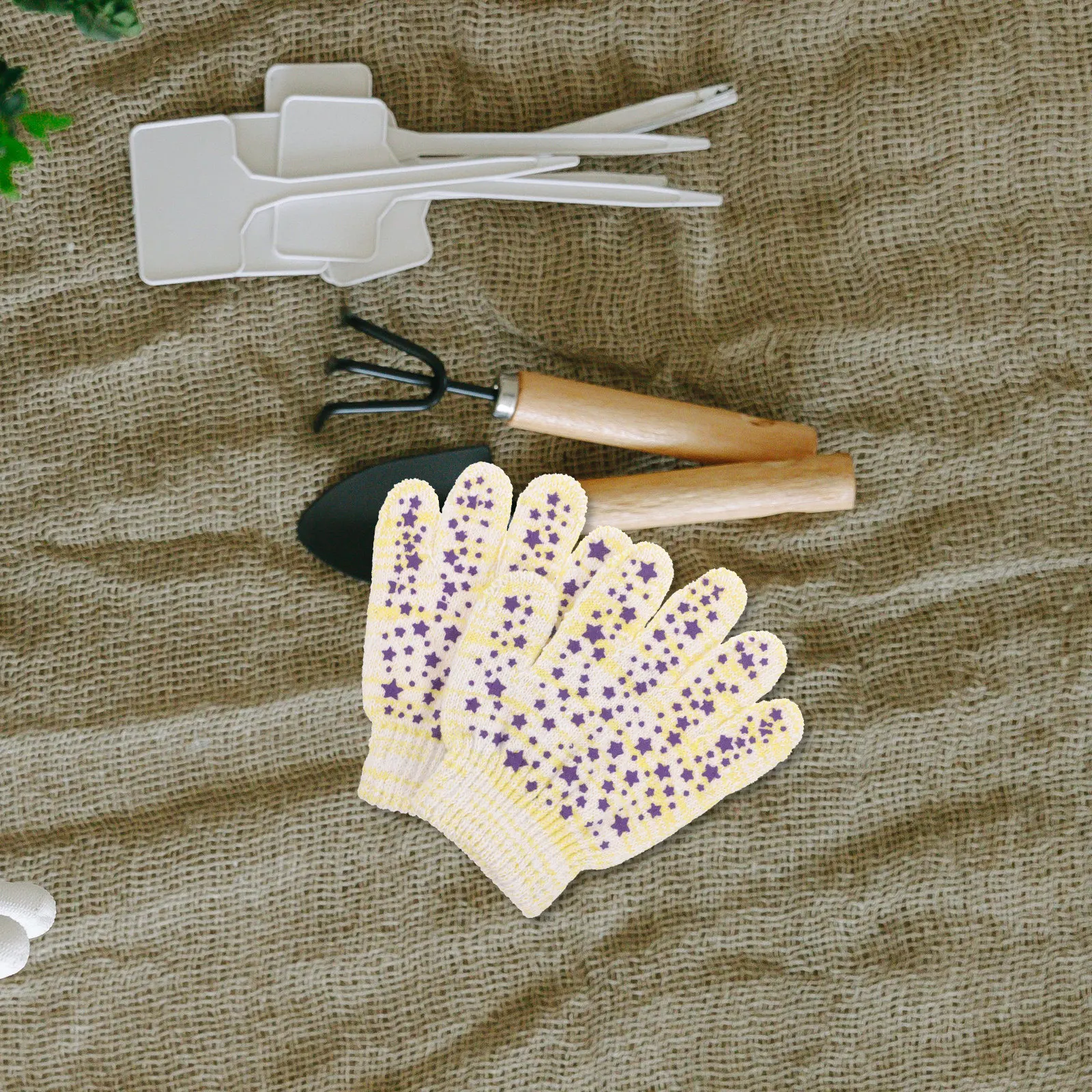 

1Pair Kids Gardening Gloves for Toddler Children Soft Fabric Work Yard Outdoor Gloves Star Design Protective Safe Multipurpose