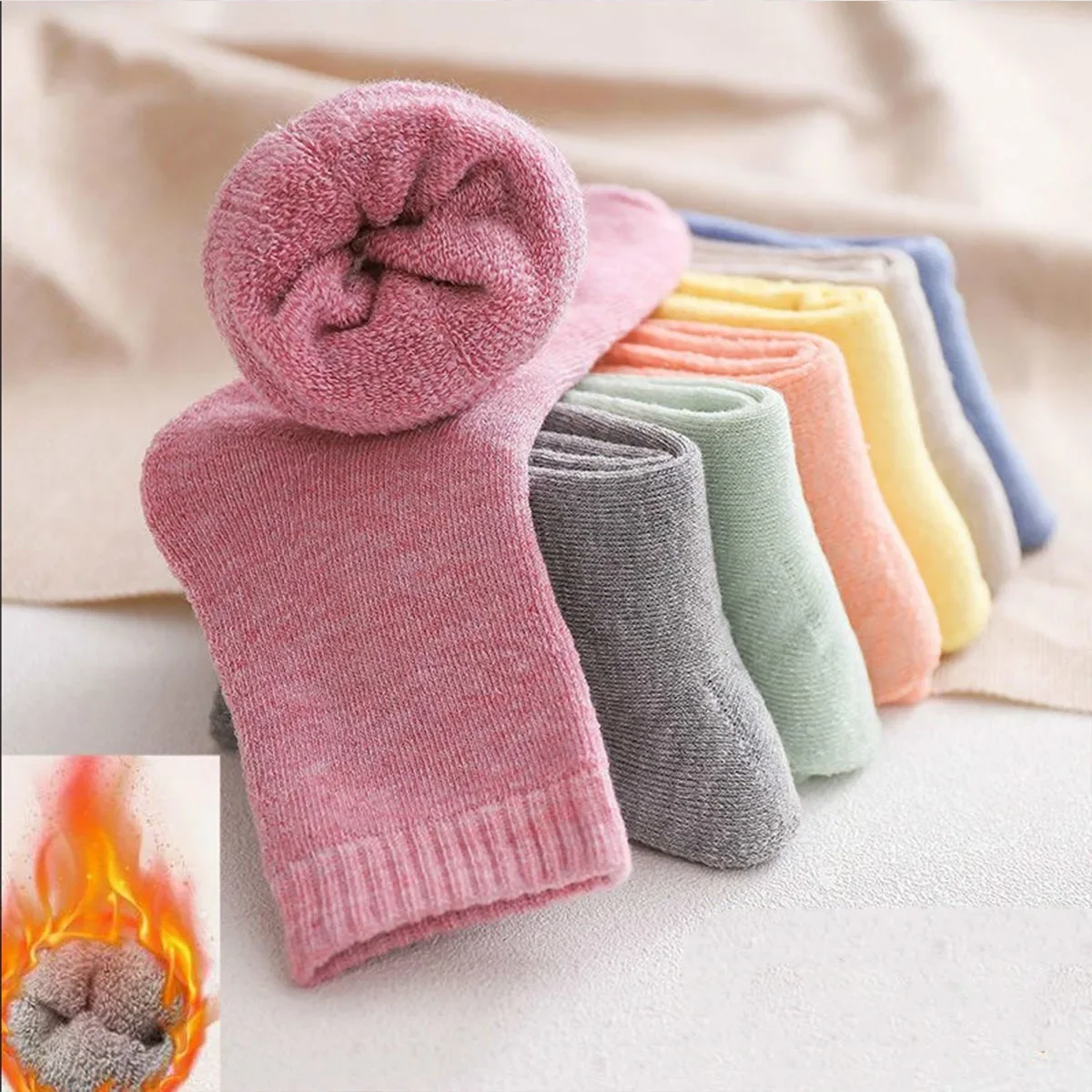 Winter thick looped warm socks with solid color, soft and plush insulation, suitable for home snow and men's and women's socks