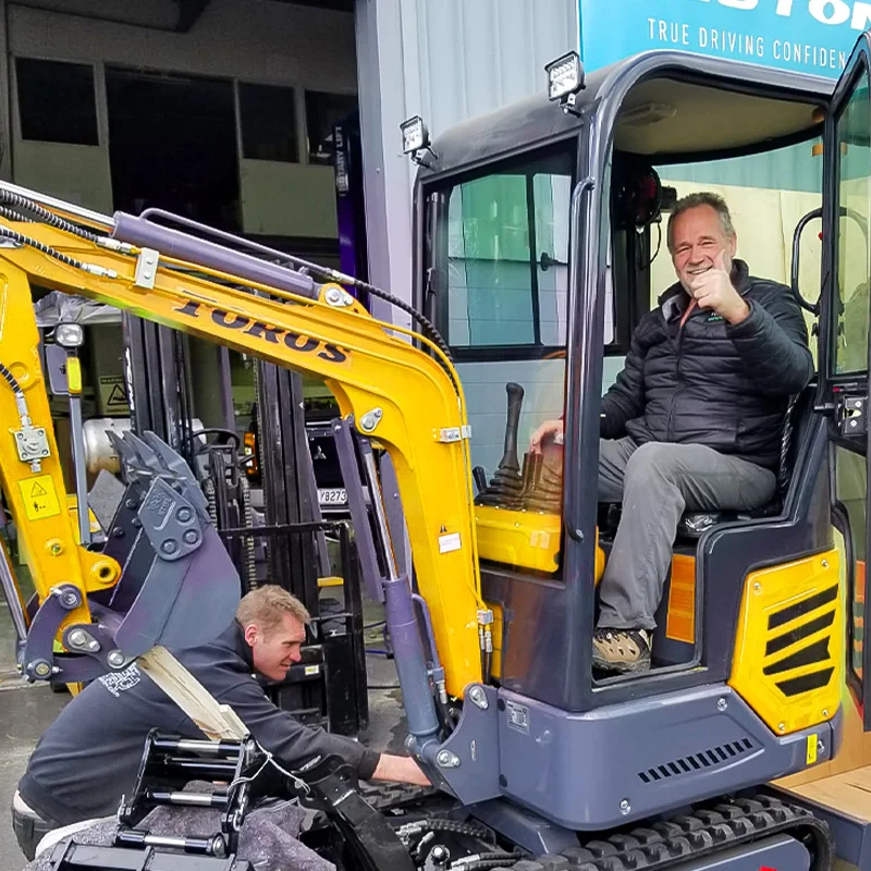 Toros Earthmoving Machinery Micro Customized Mini Excavator 1.6ton Customized Mini Excavator With Air Conditioning