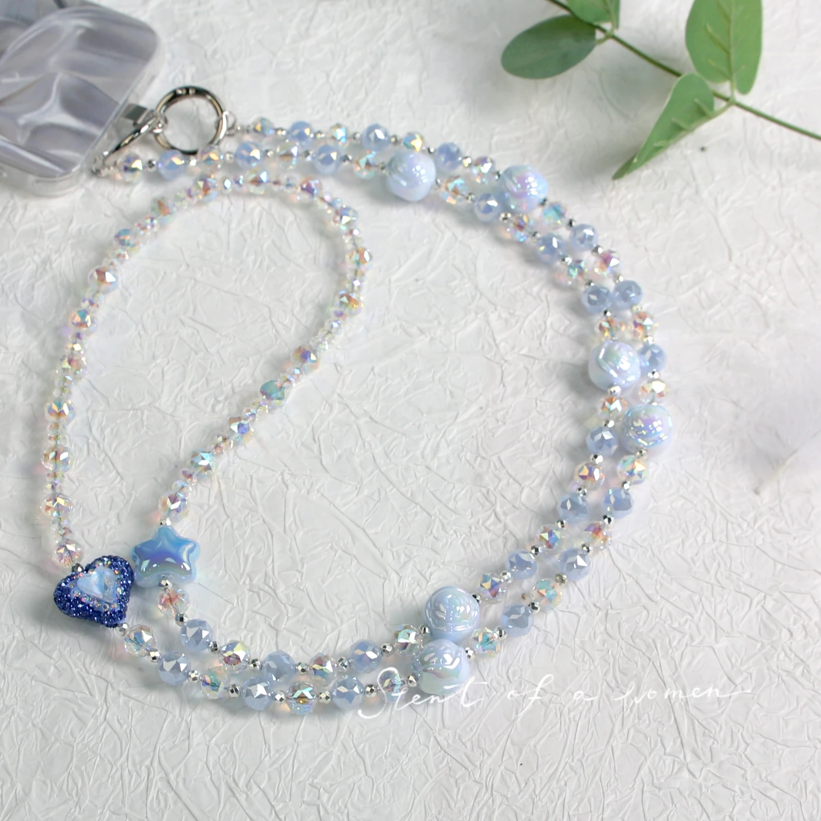 Night -light blue rose heart -shaped drilling ball mobile phone long chain Yaoyan crystal mobile phone accessories Phone Charm