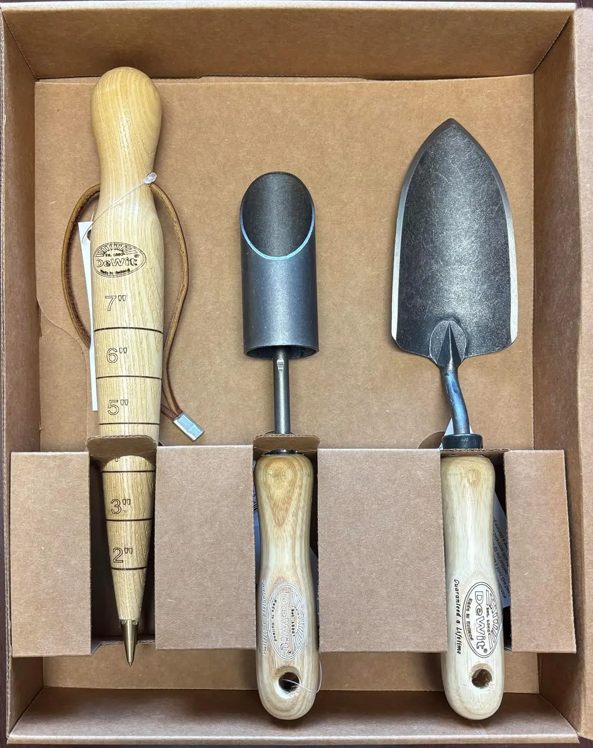 3-Piece Bulb Planting Gift Set – Premium Garden Hand Tools with Amaryllis Bulb Planter, Wooden Dibber & Small Forged Trowel