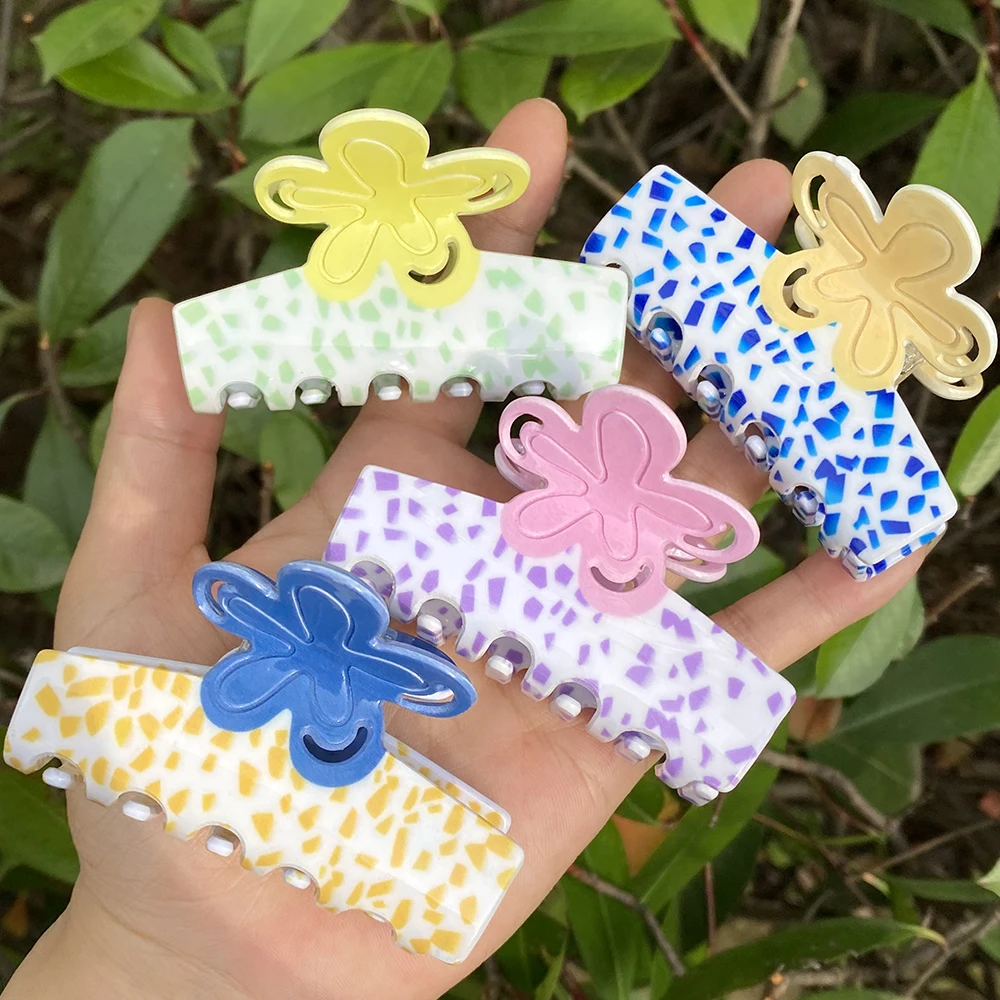 

Elegant Colorful Flower Irregularly Printed Acrylic Hair Clip for Women Romantic Head Decoration Hair Clip Lady Casual Wear Gift