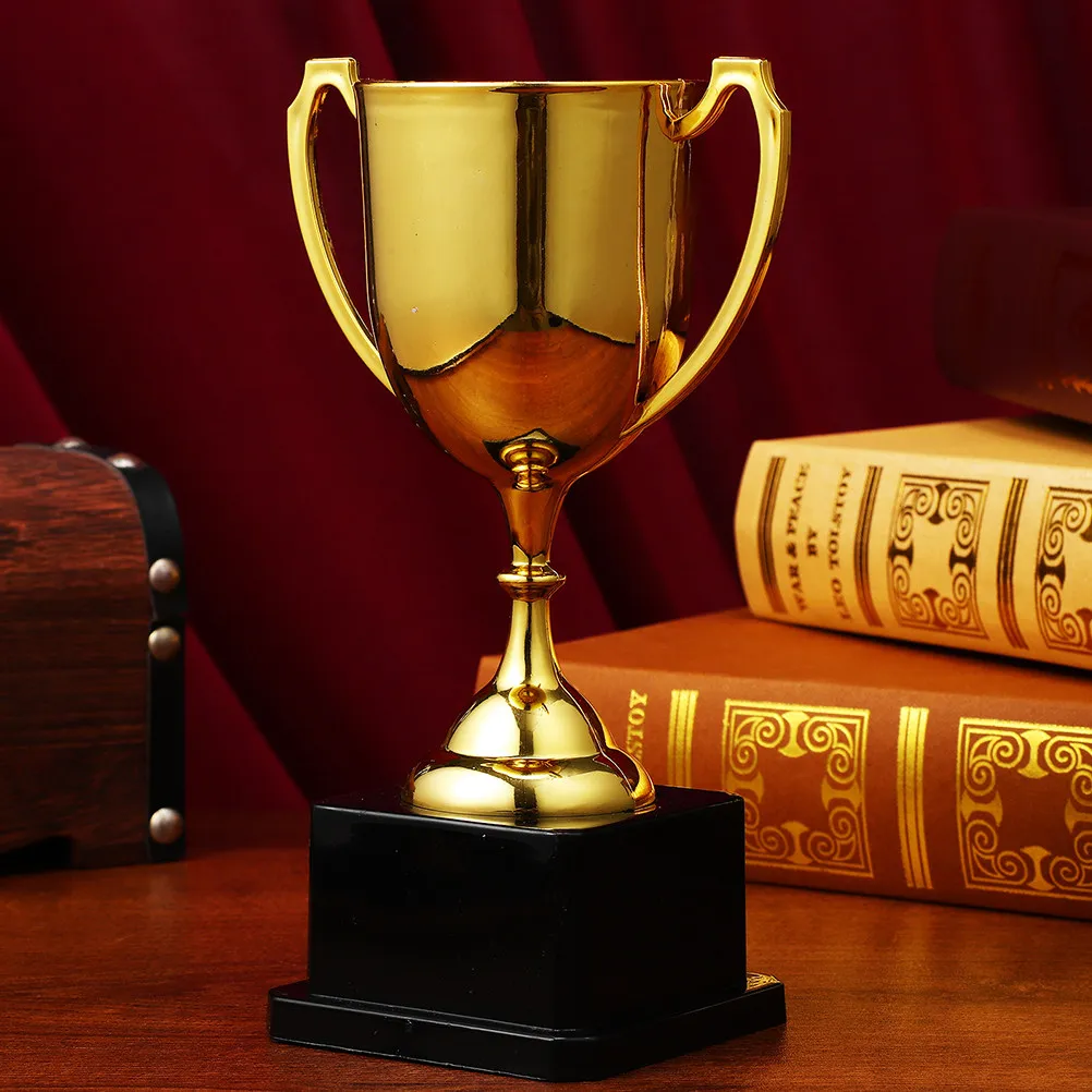 

Набор из 2 пластиковых кубков-трофеев с золотым покрытием, элегантный дизайн, для футбольных, танцевальных и командных мероприятий, спортивных наград и торжеств
