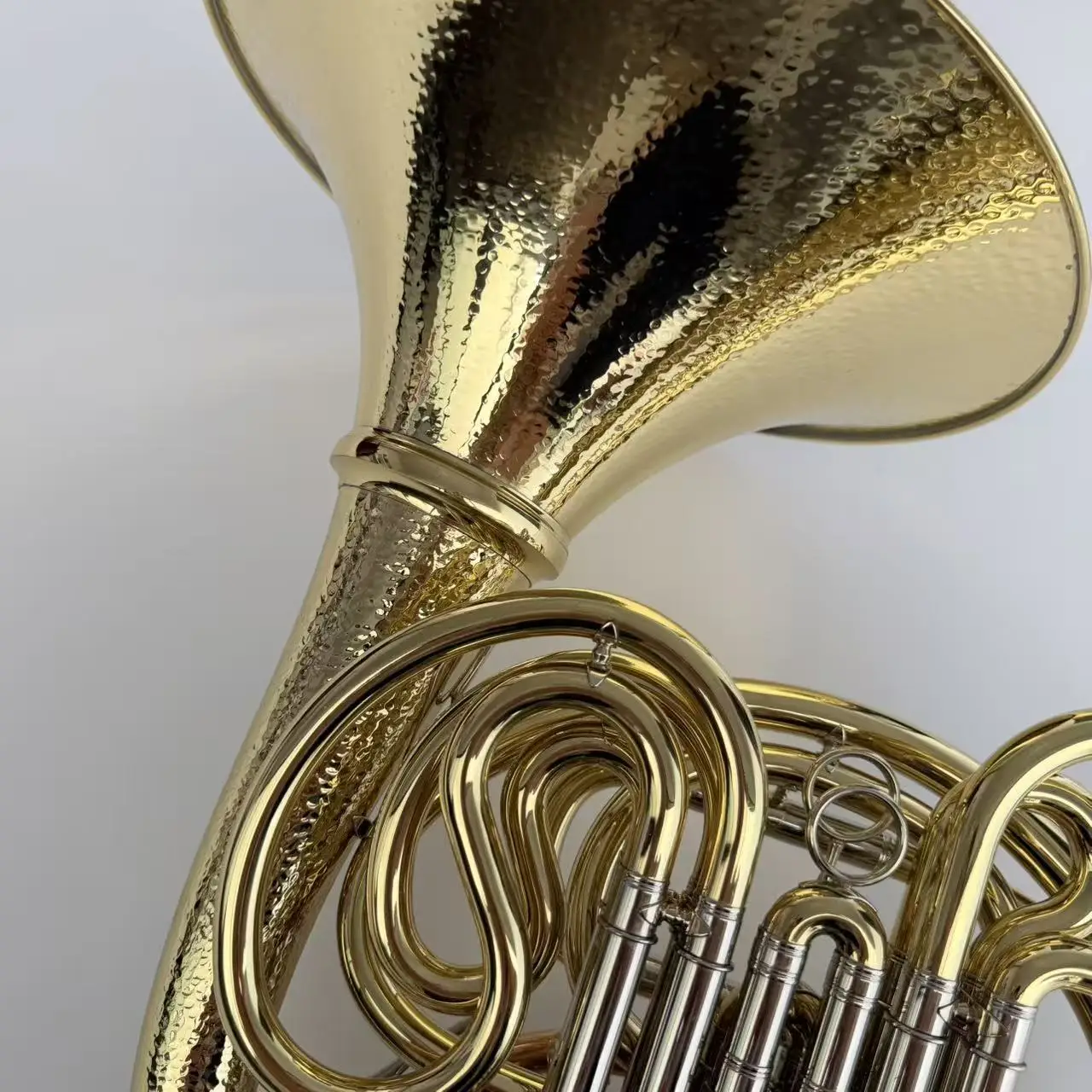 OEM Customized Design Yellow Brass Hand Hammer Model Professional French Horn for Concert Playing
