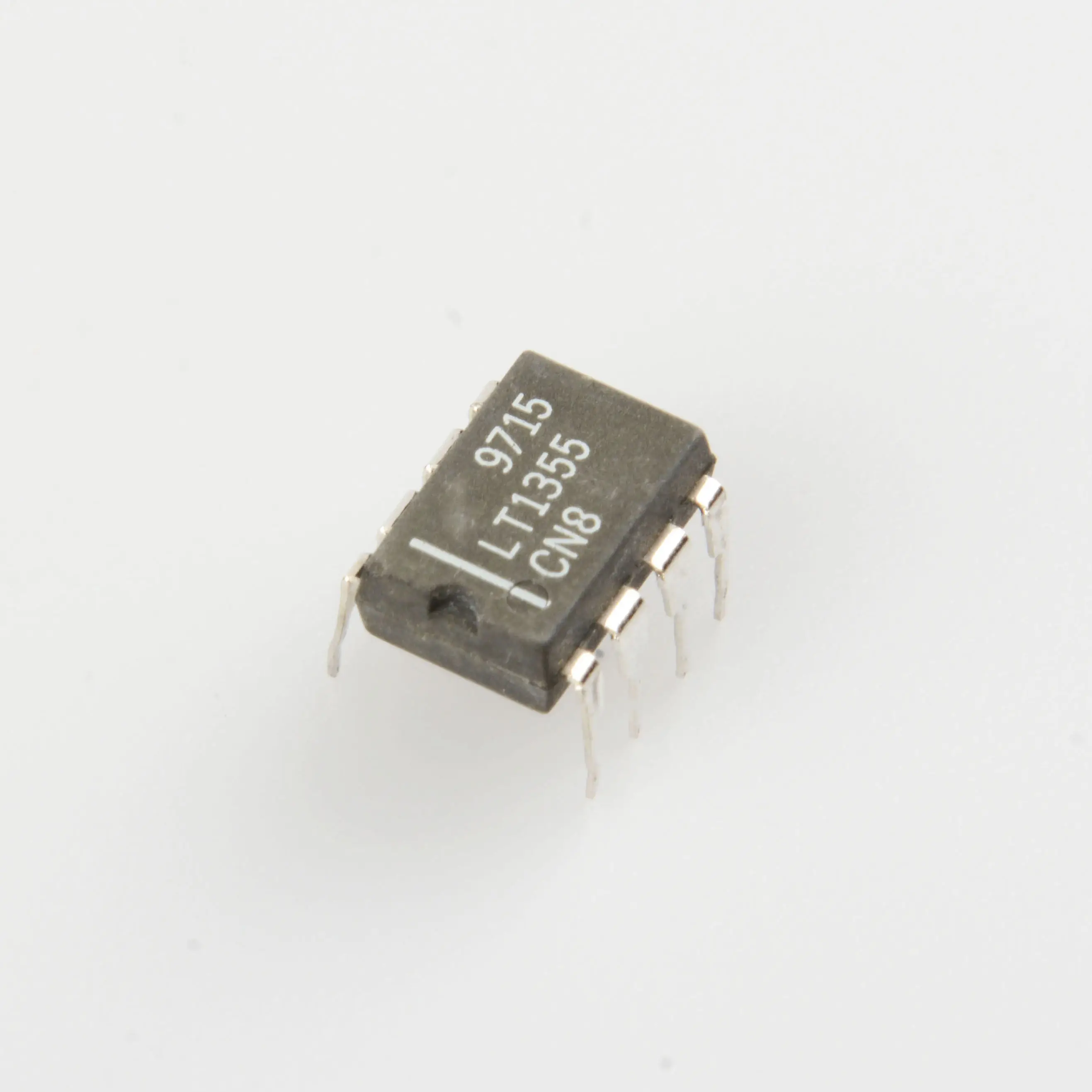 LT1355CN8 LT1355 operational amplifier chip, in-line DIP-8 quality assurance, large quantity and excellent price