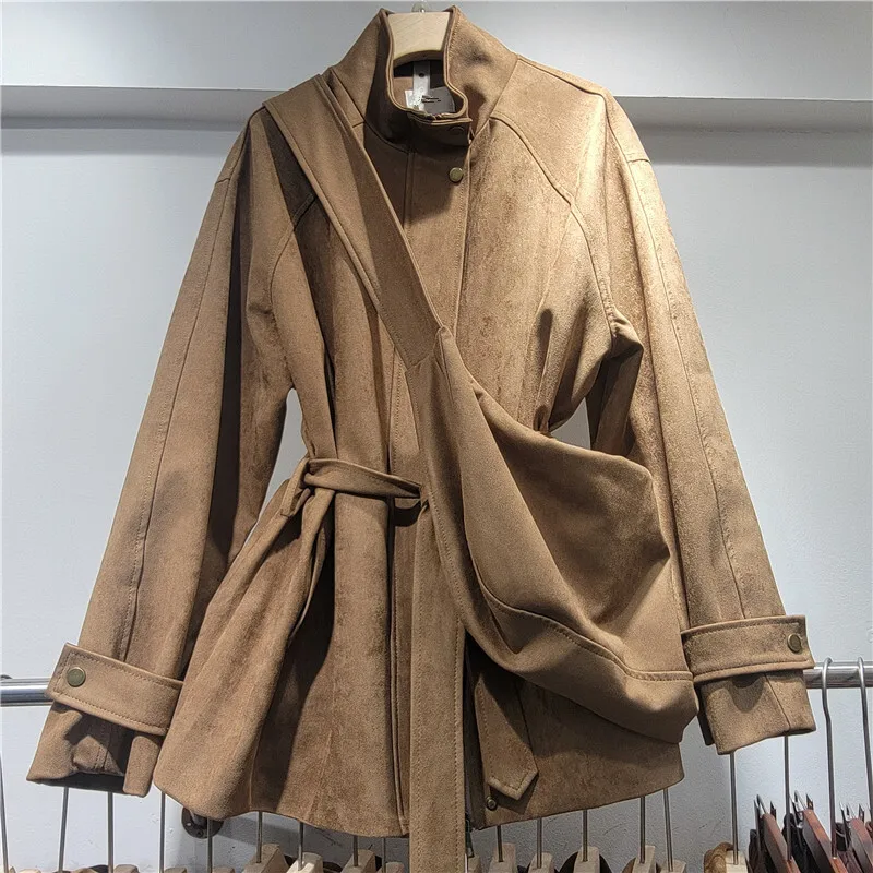 WTHT เสื้อโค้ทแฟชั่นผู้หญิง ดีไซน์กระเป๋าคาดเอว สีพื้น แนวทันสมัย คอตั้ง แขนยาว รุ่น 2025 ฤดูใบไม้ร่วง 1LS2363